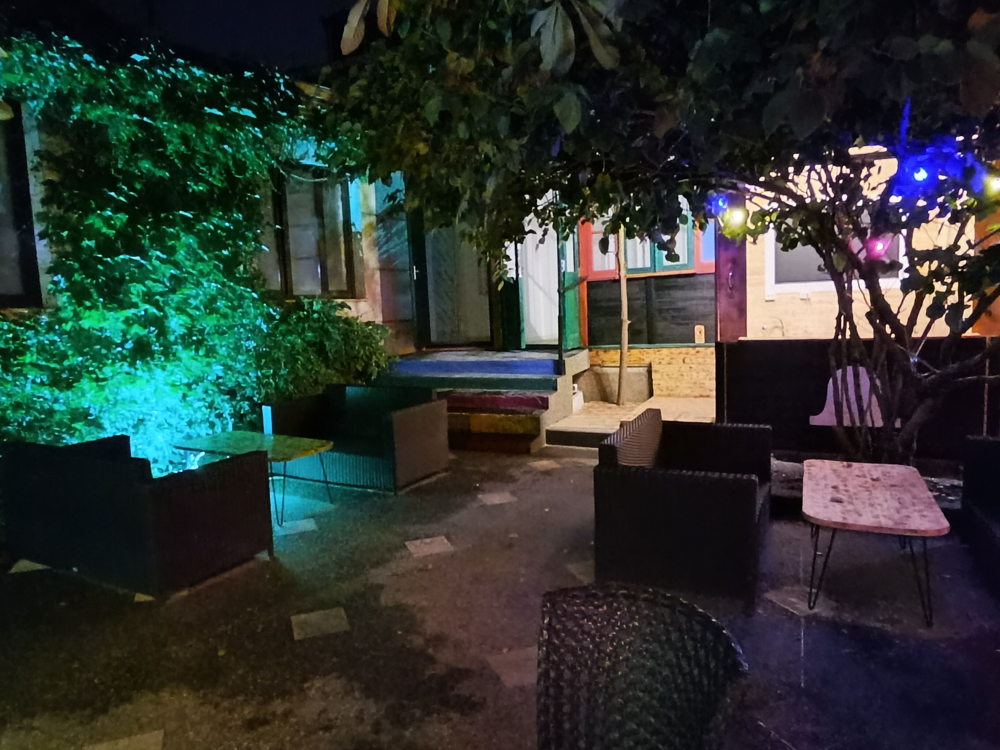 Karvi Hostel & Suites