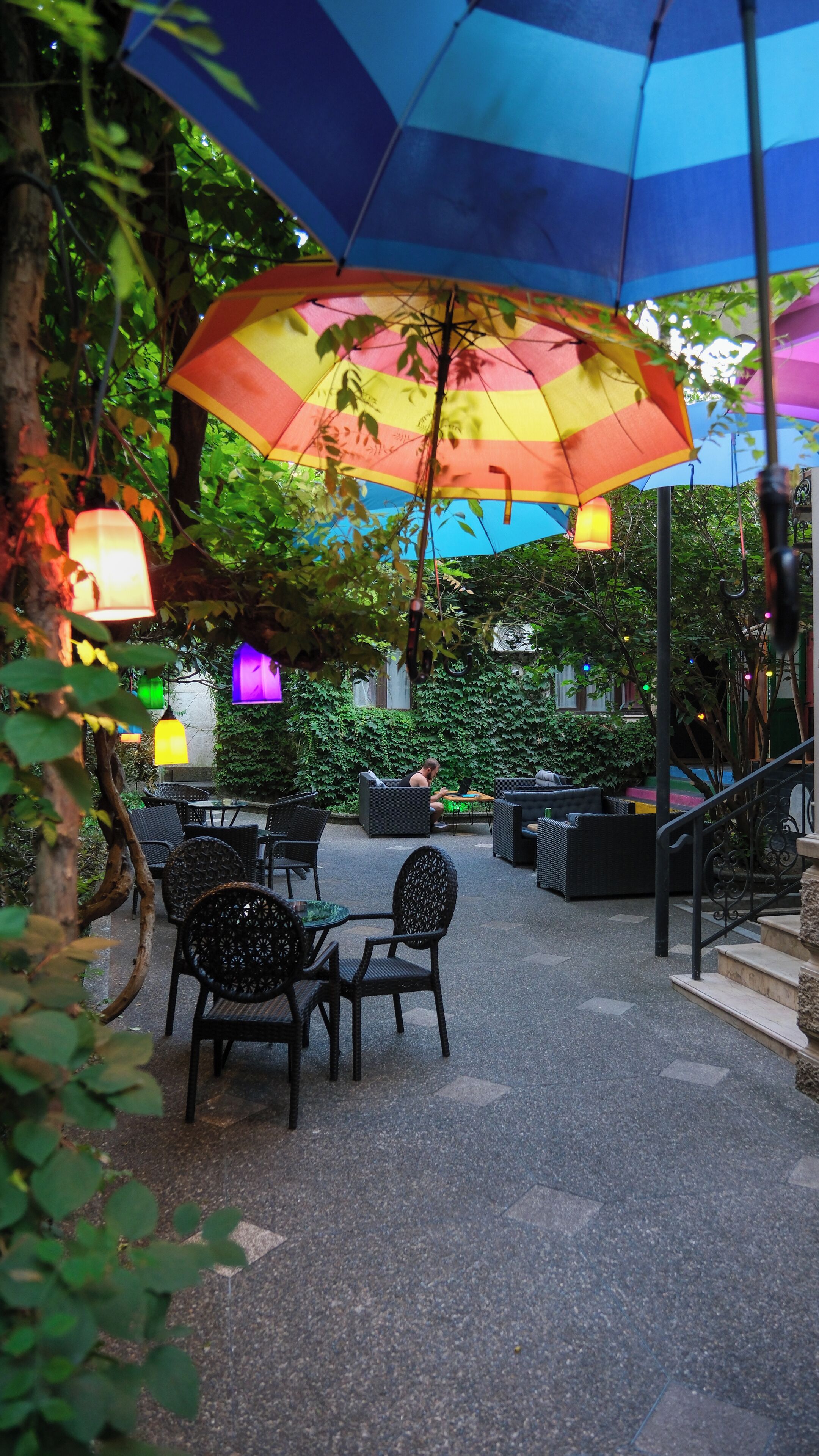 Karvi Hostel & Suites