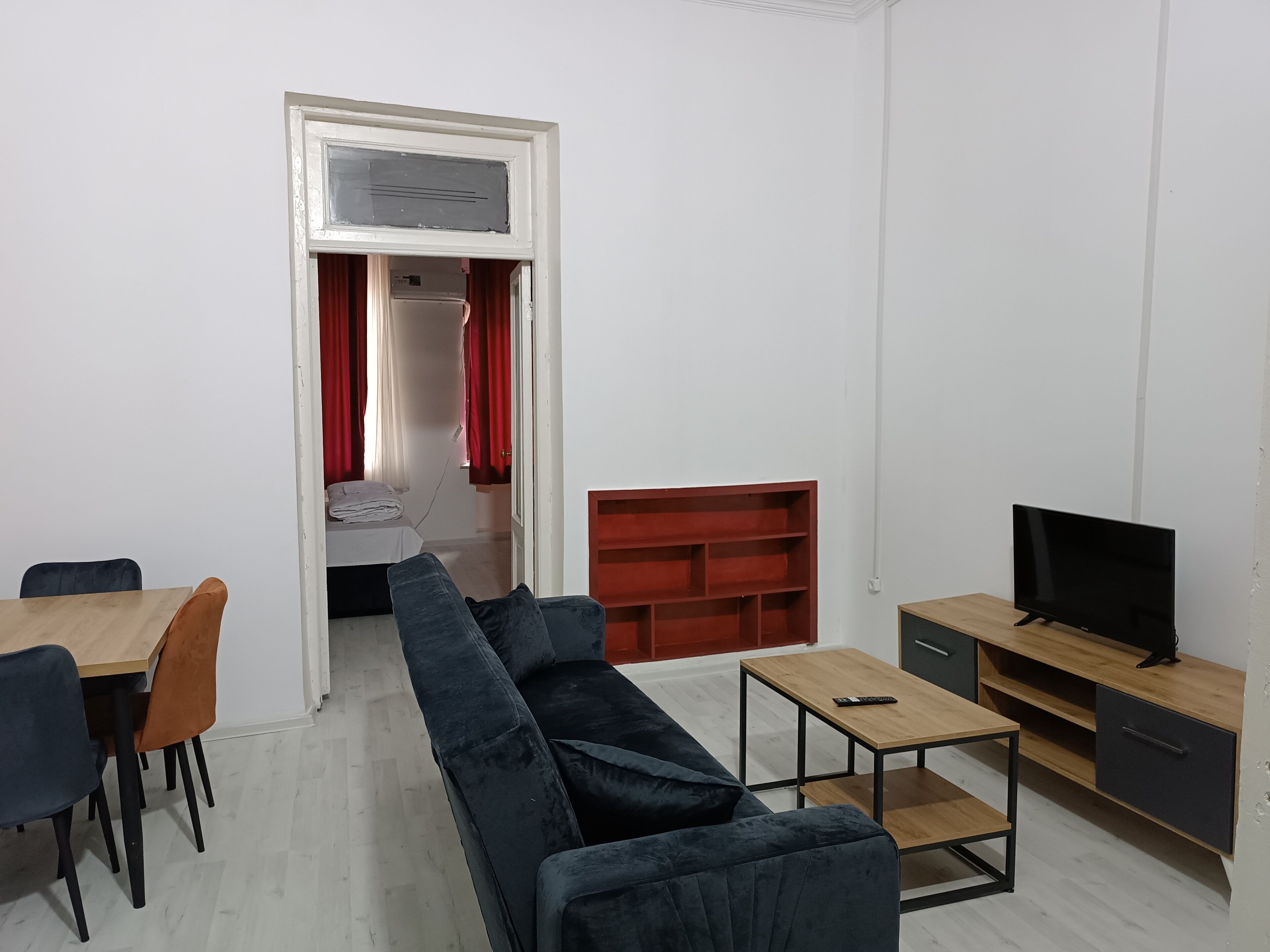 Karvi Hostel & Suites