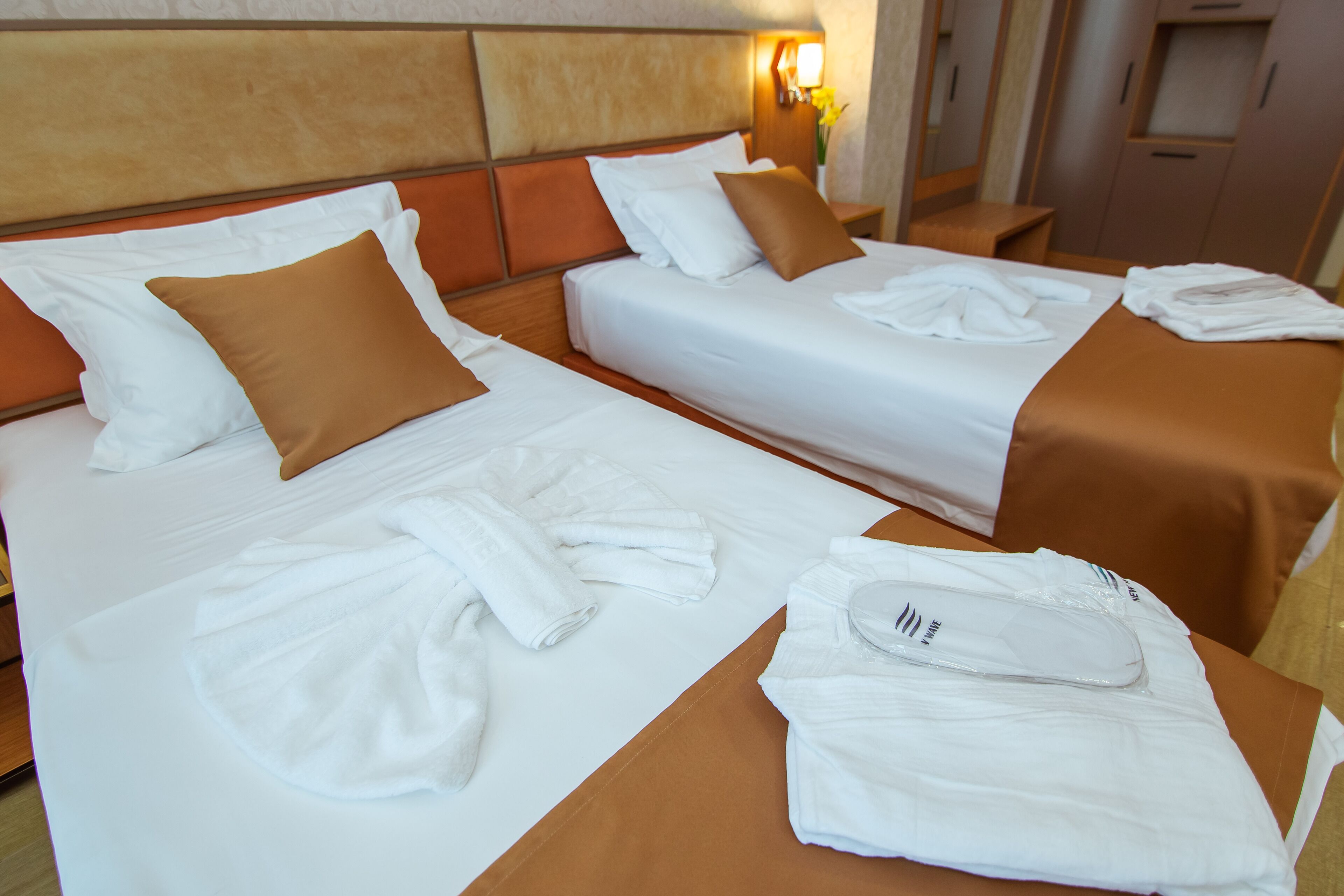 New Wave Hotel