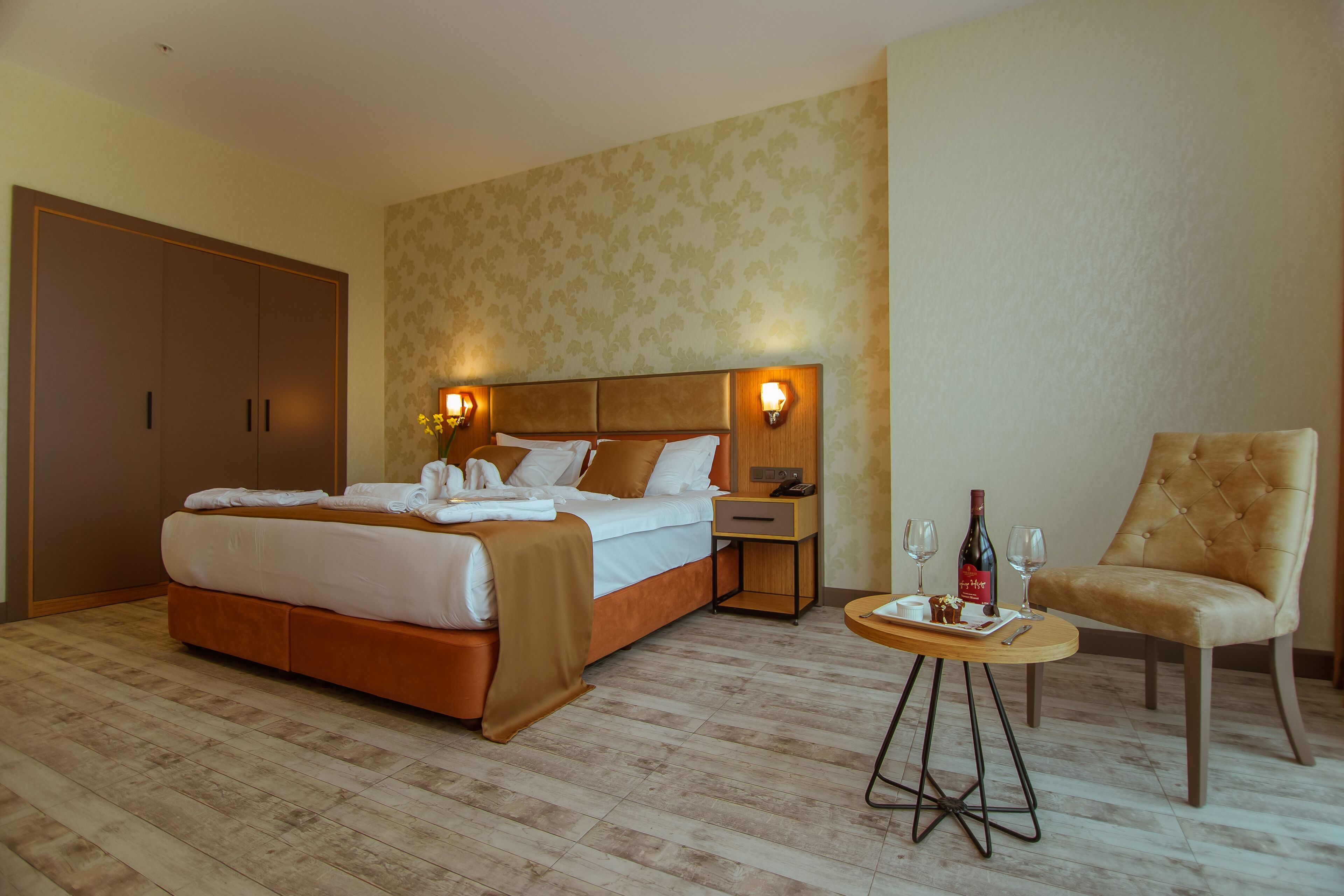 New Wave Hotel