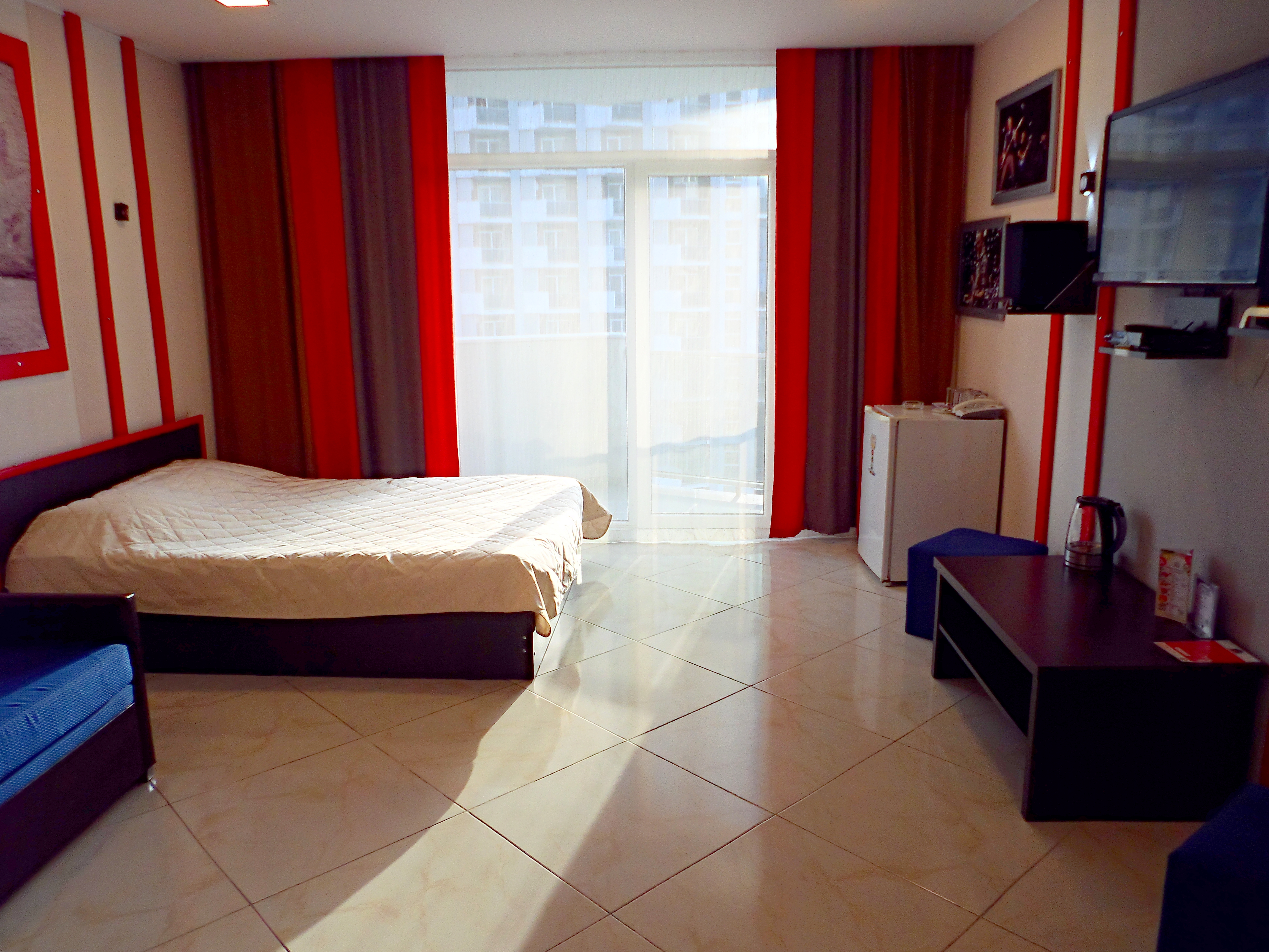 Rock Hotel First Line