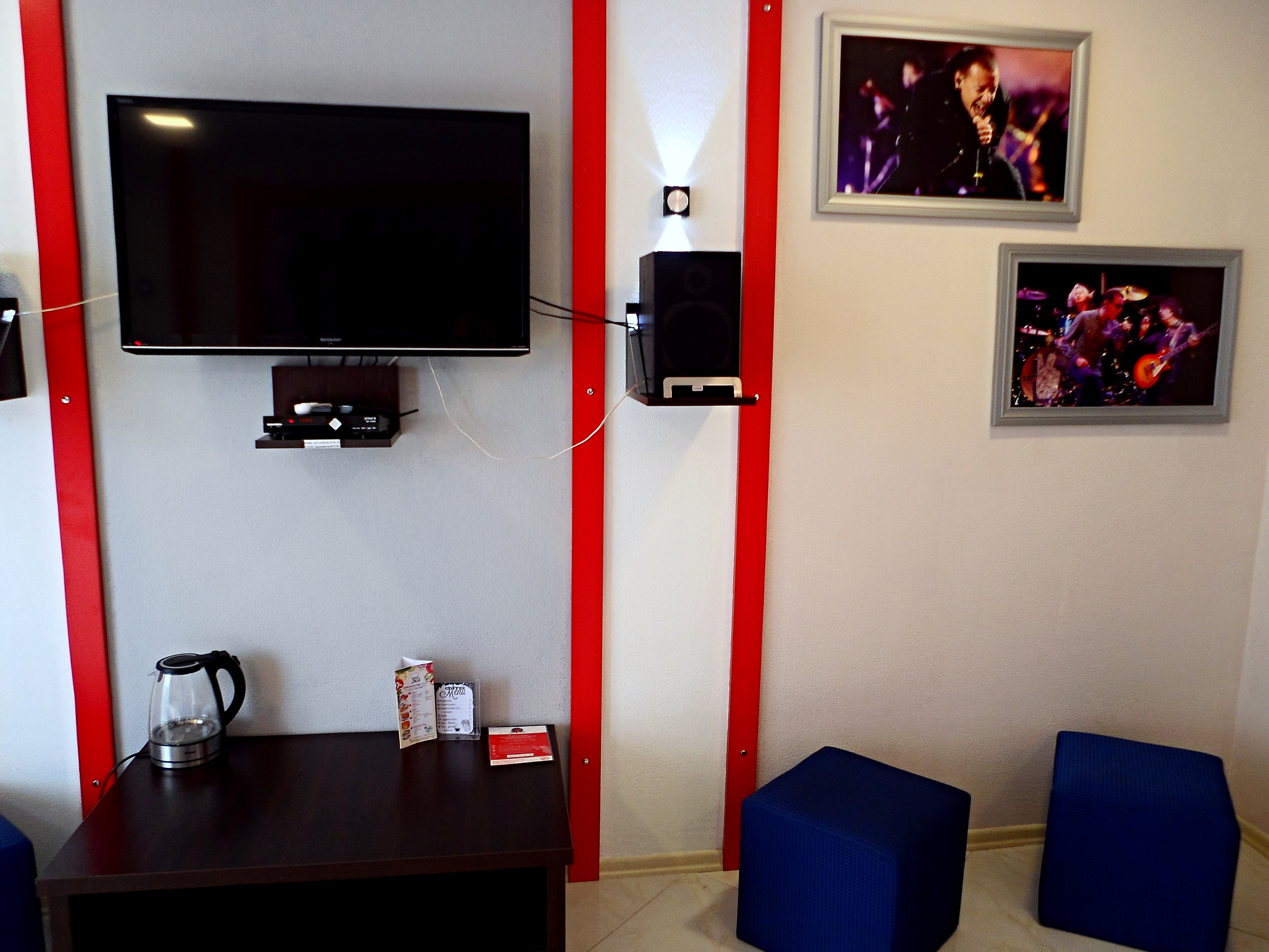 Rock Hotel First Line
