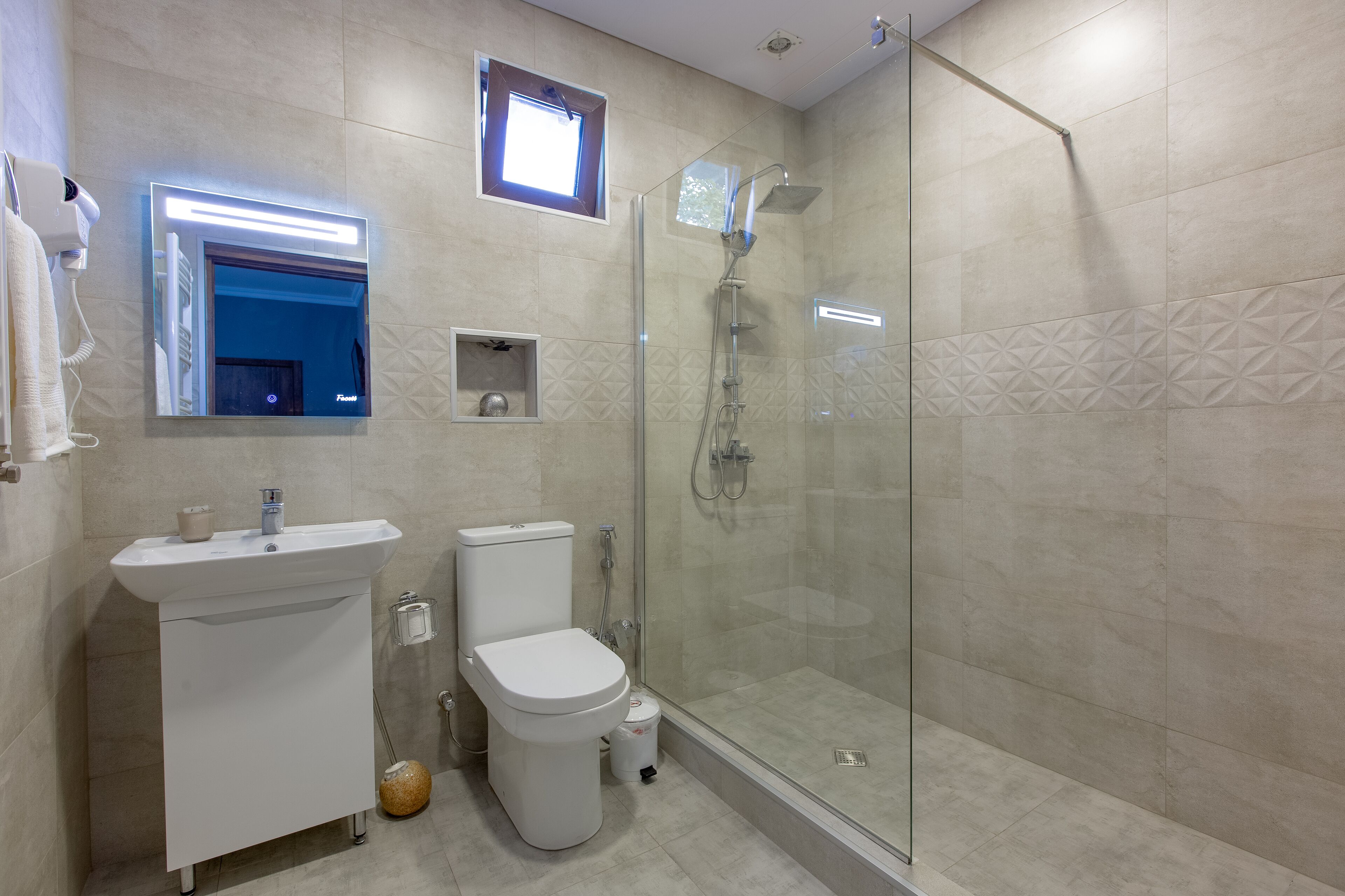 4 Rooms Boutique Hotel