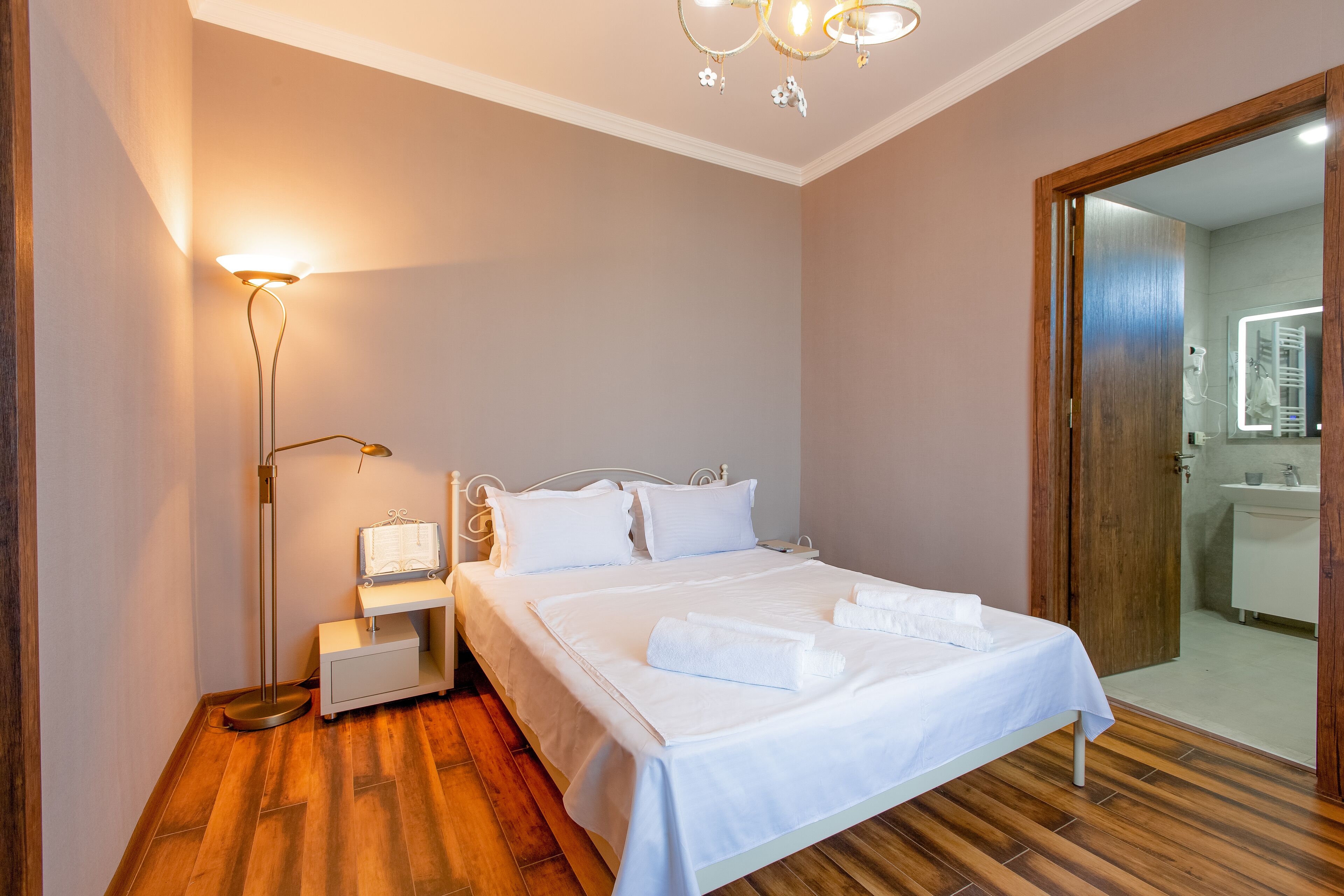 4 Rooms Boutique Hotel