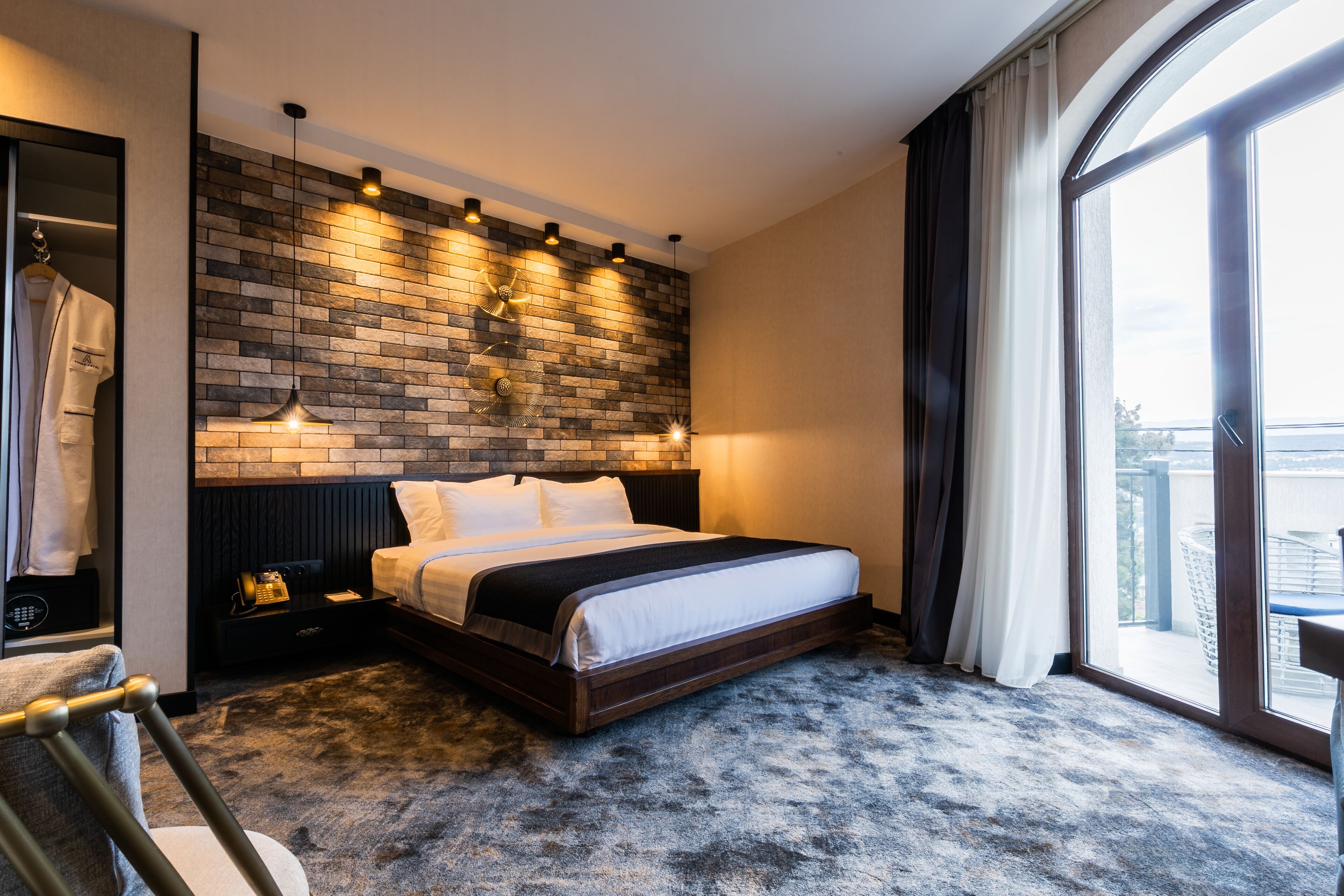 Adamo Hotel