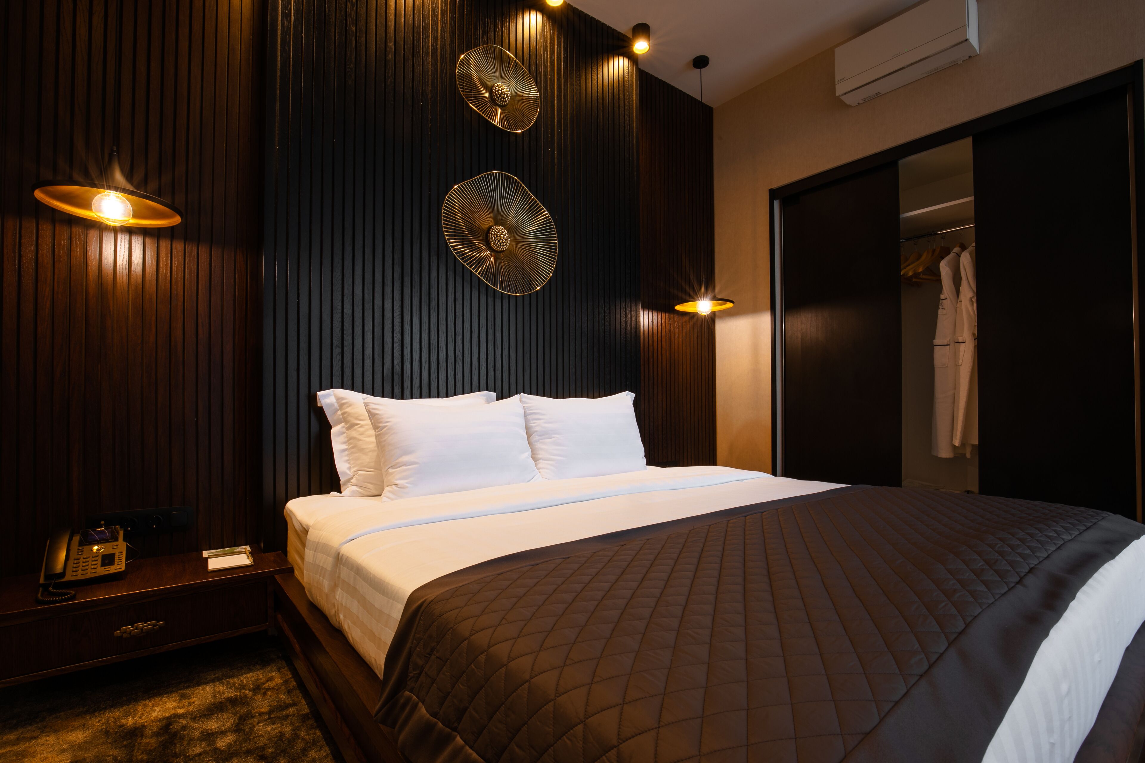 Adamo Hotel