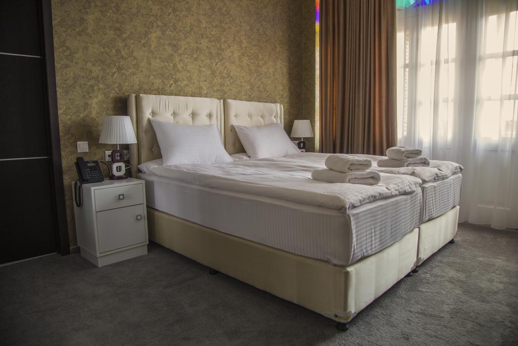 Aivani Hotel