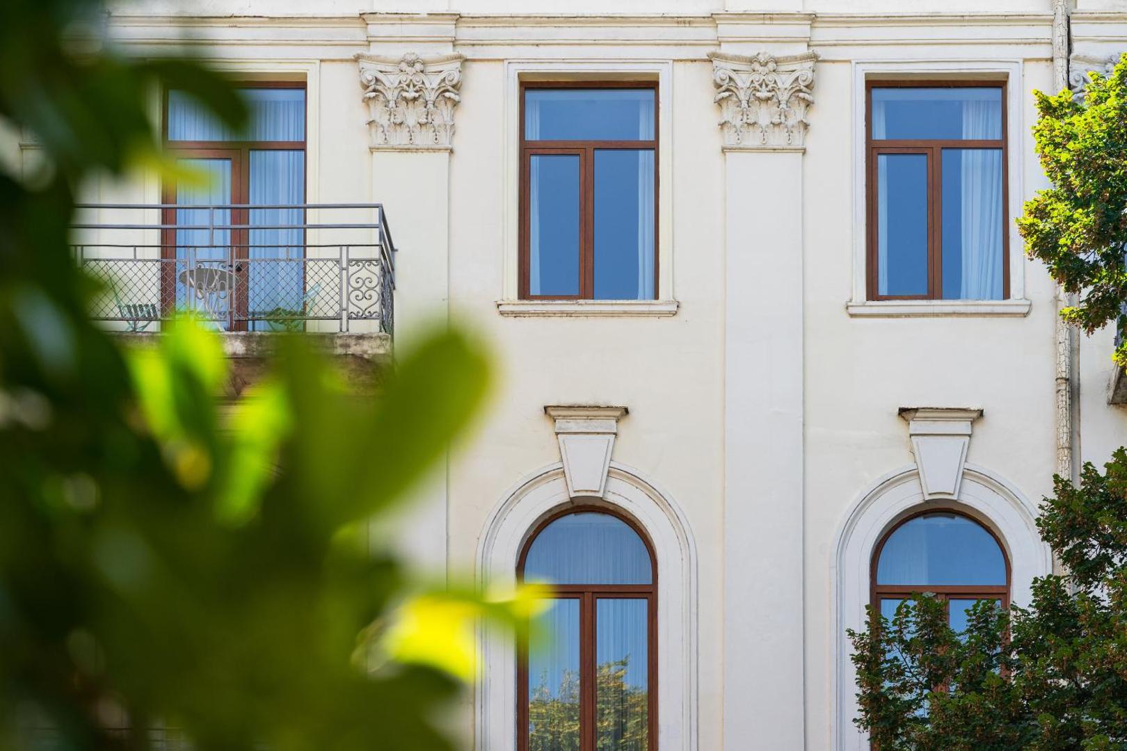Alma Boutique Hotel