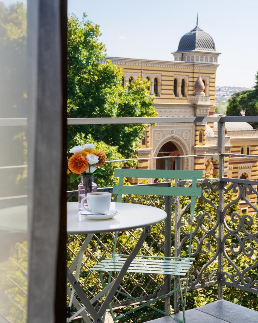 Alma Boutique Hotel