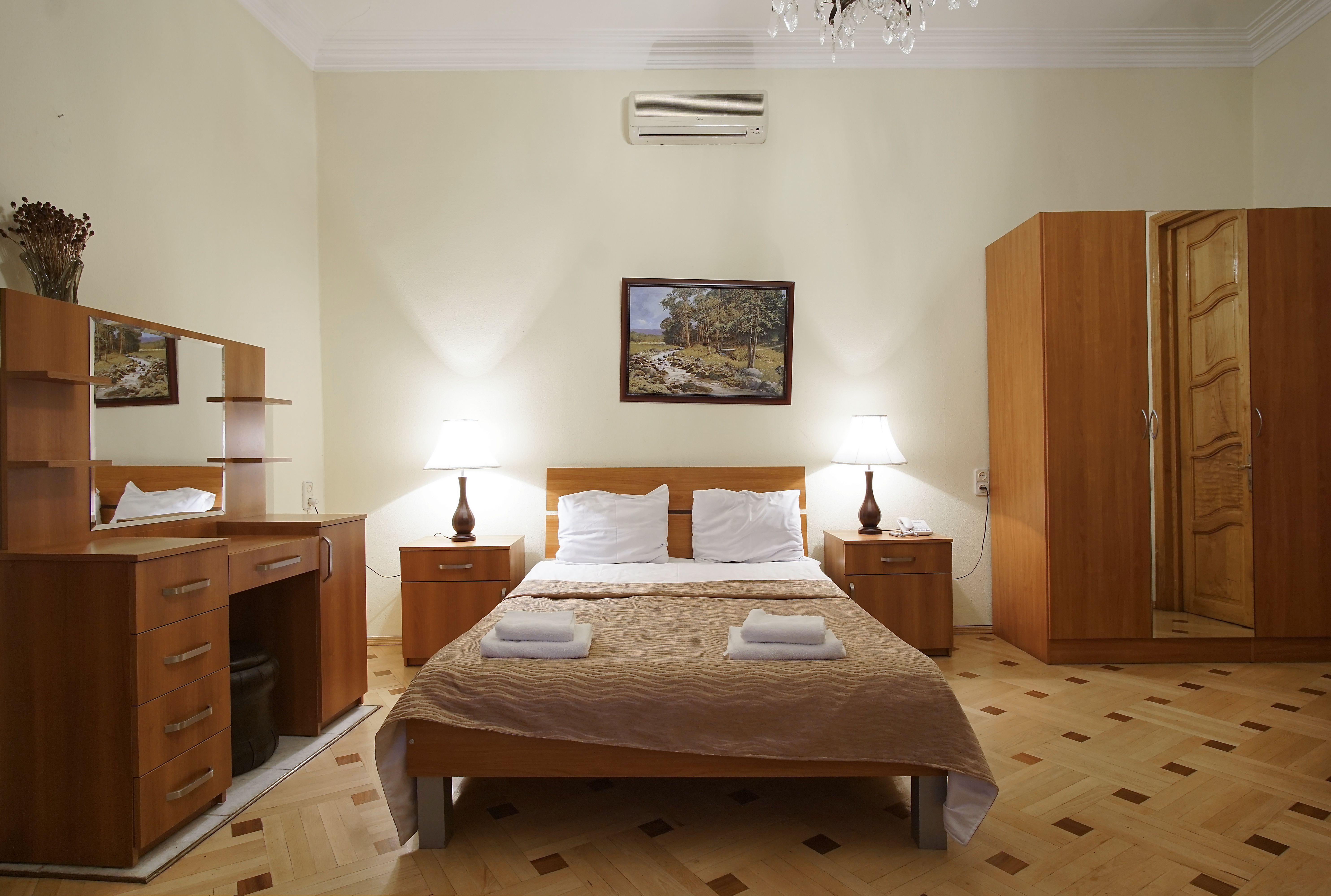 Arta Hotel