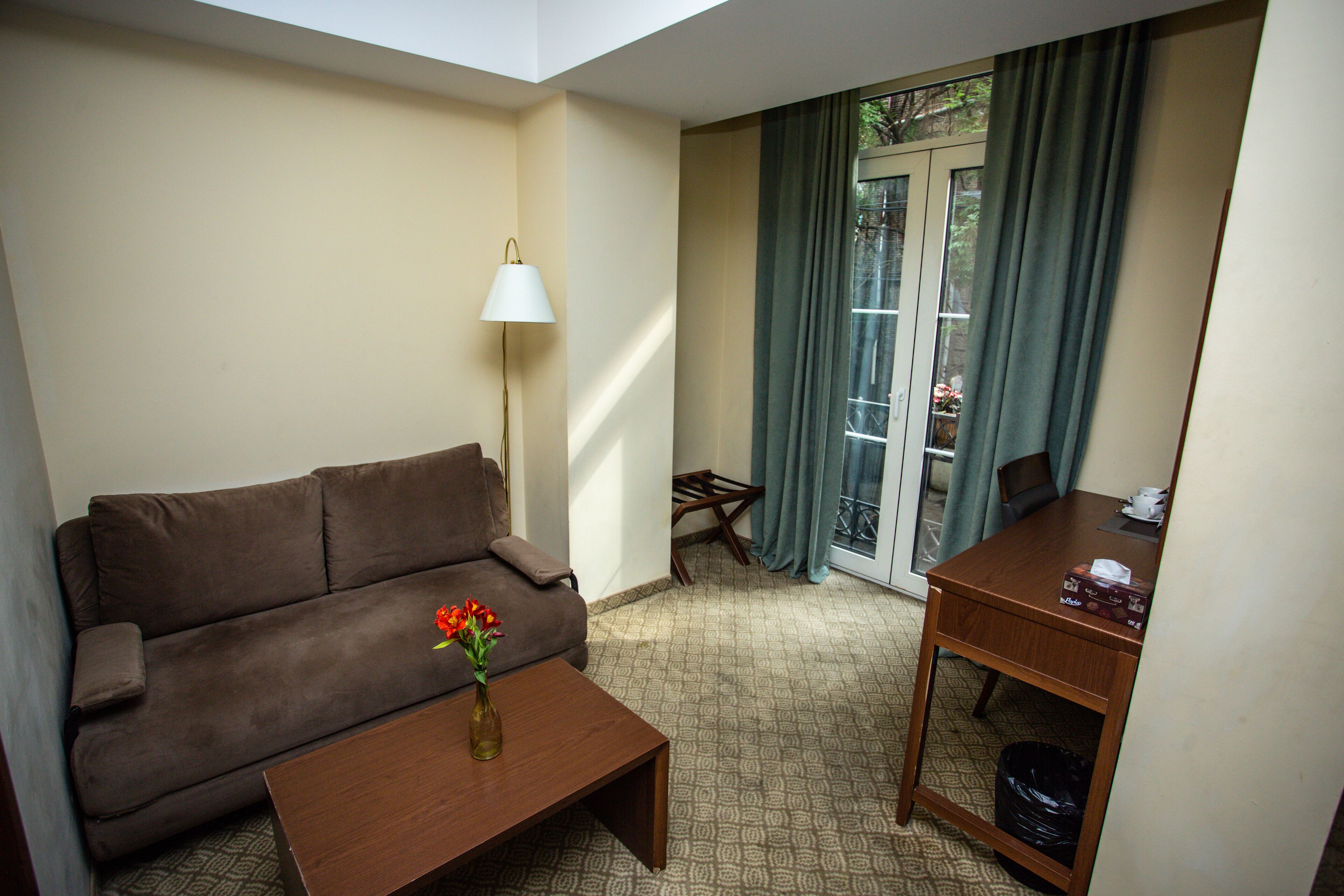 Opera Tbilisi Old Art Boutique Hotel