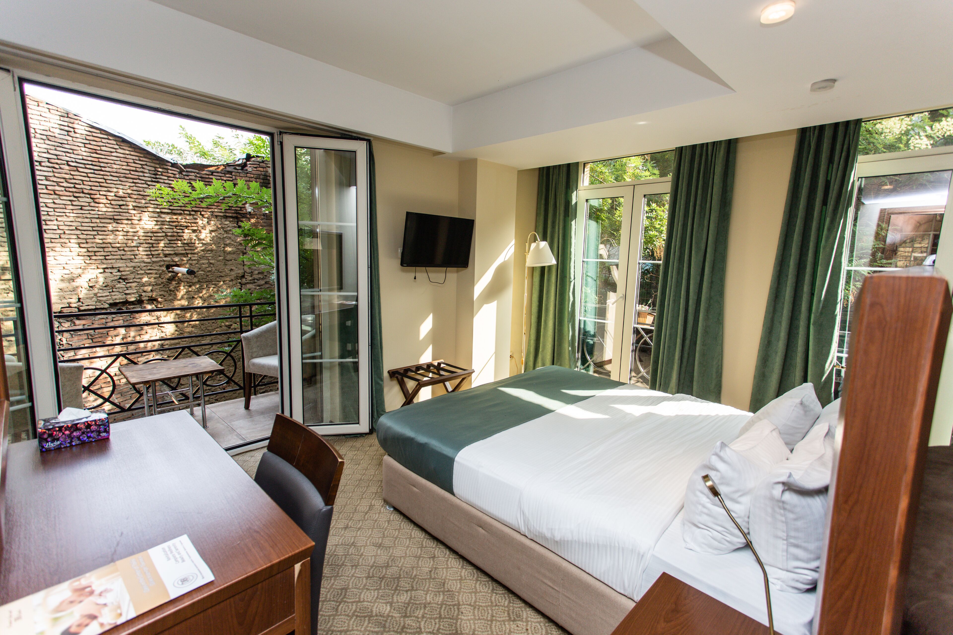 Opera Tbilisi Old Art Boutique Hotel