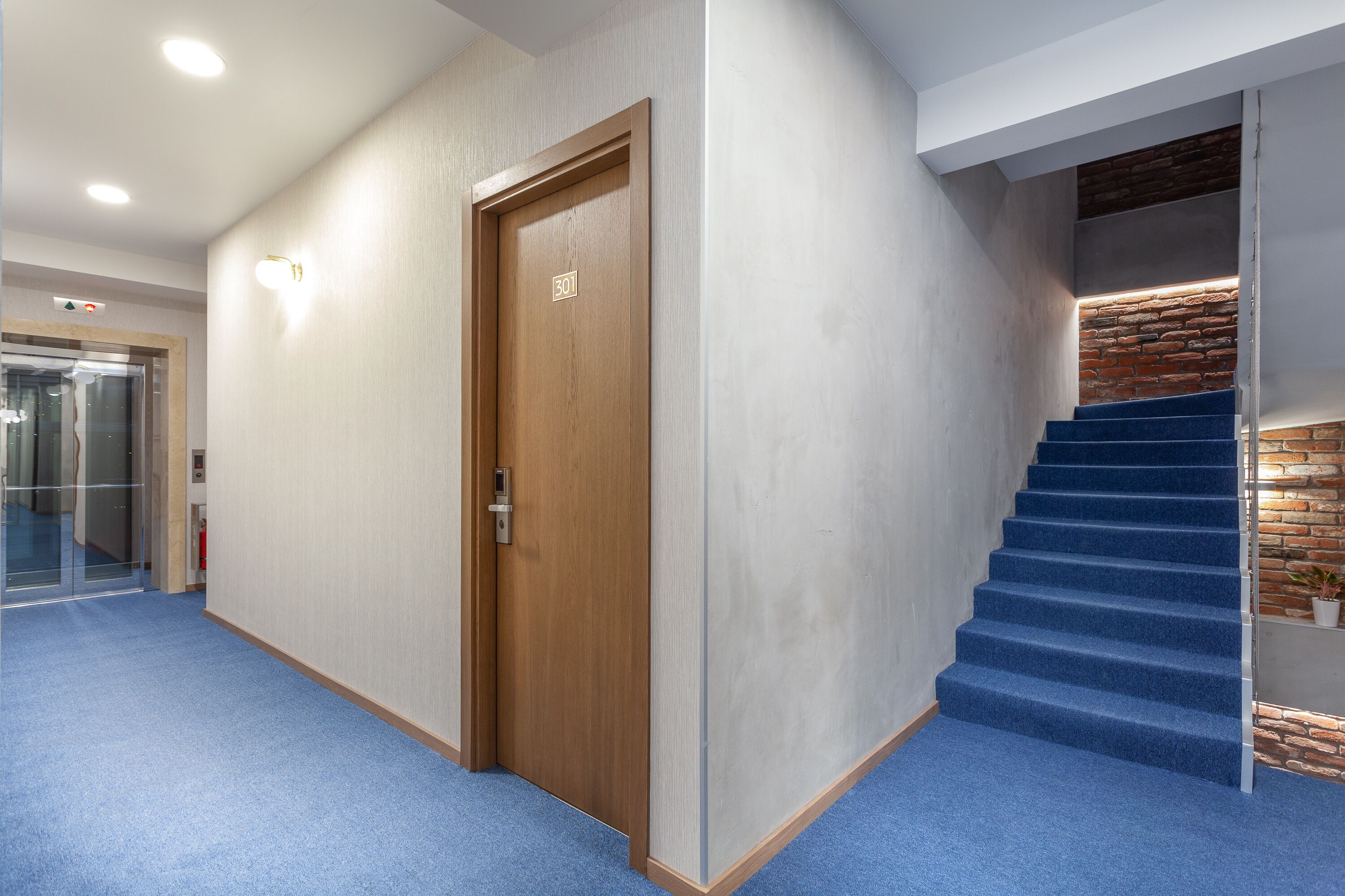 Brooch Hotel