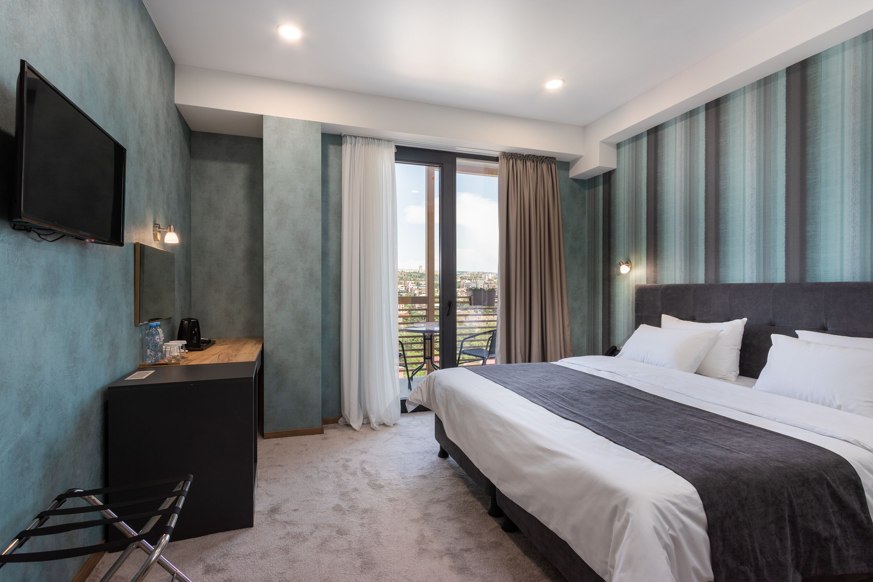 Brooch Hotel