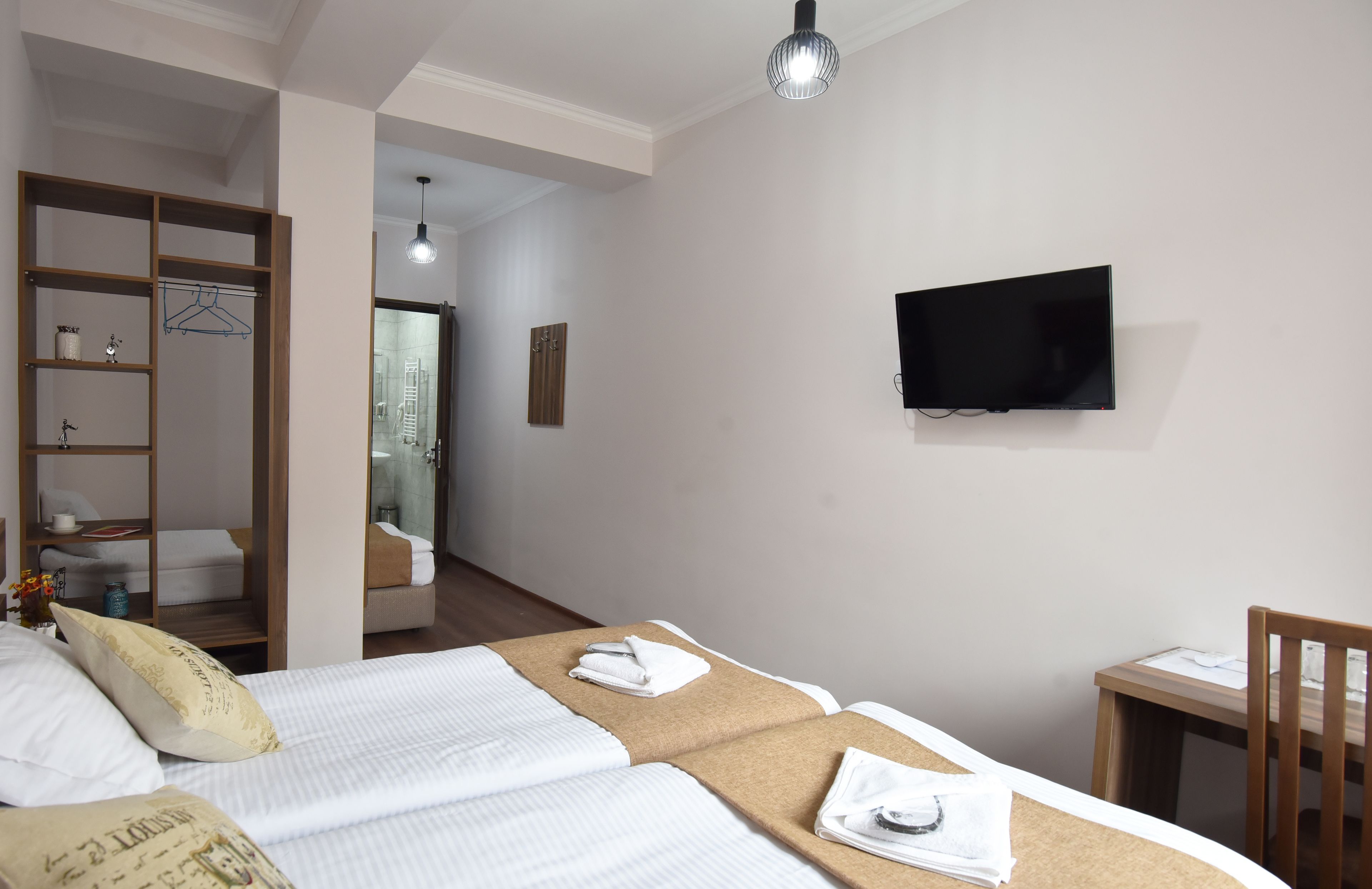 Day Room Art Hotel