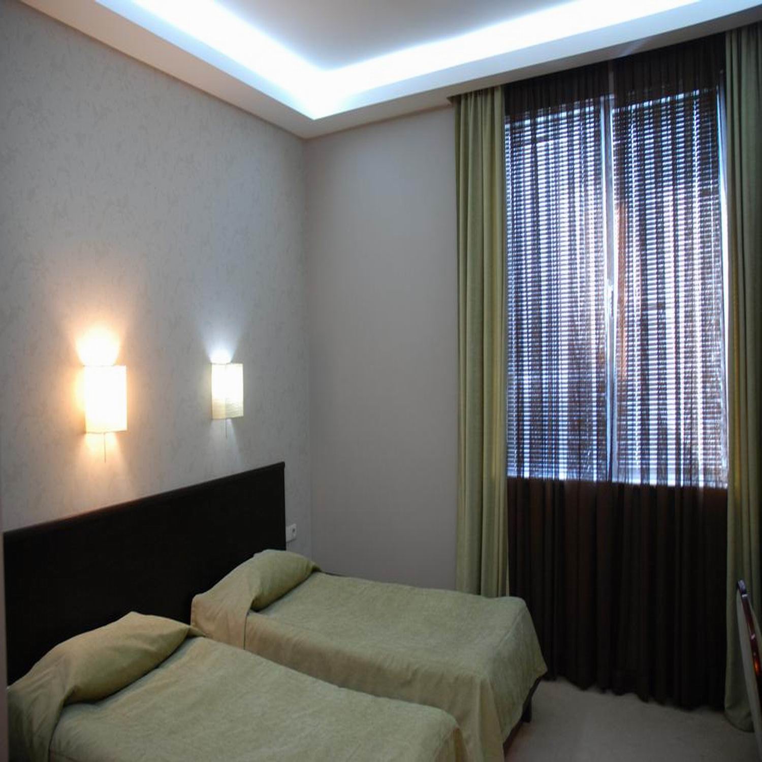 D'Plaza Hotel