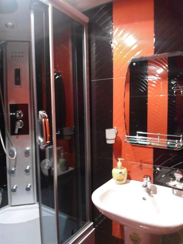 Hotel 444
