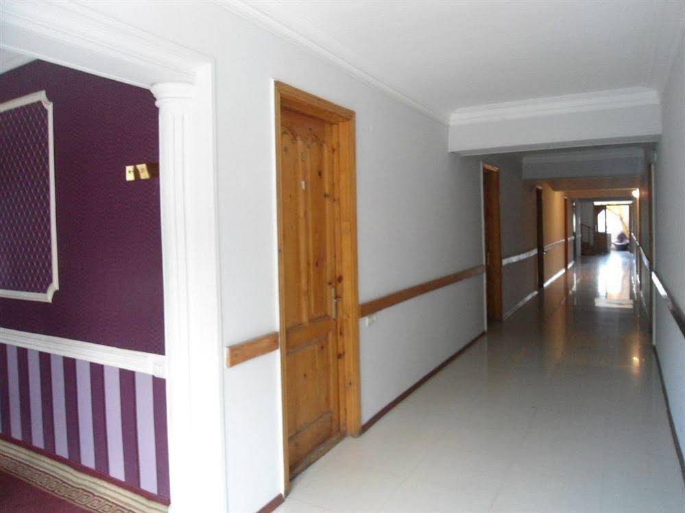 Hotel 444