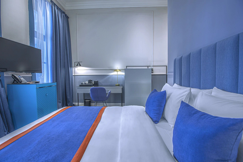 Heritage Hotel And Suites