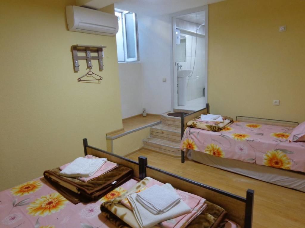 Hostel Beni