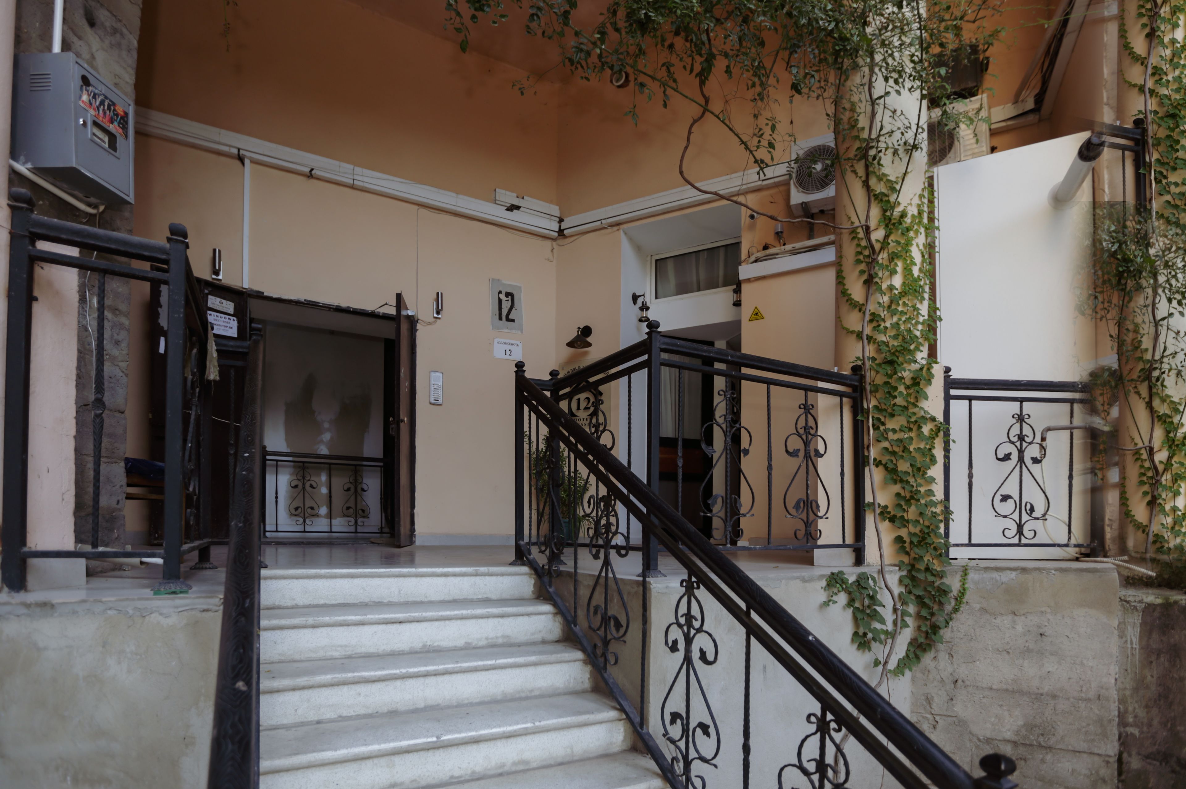 Hotel Baratashvili 12