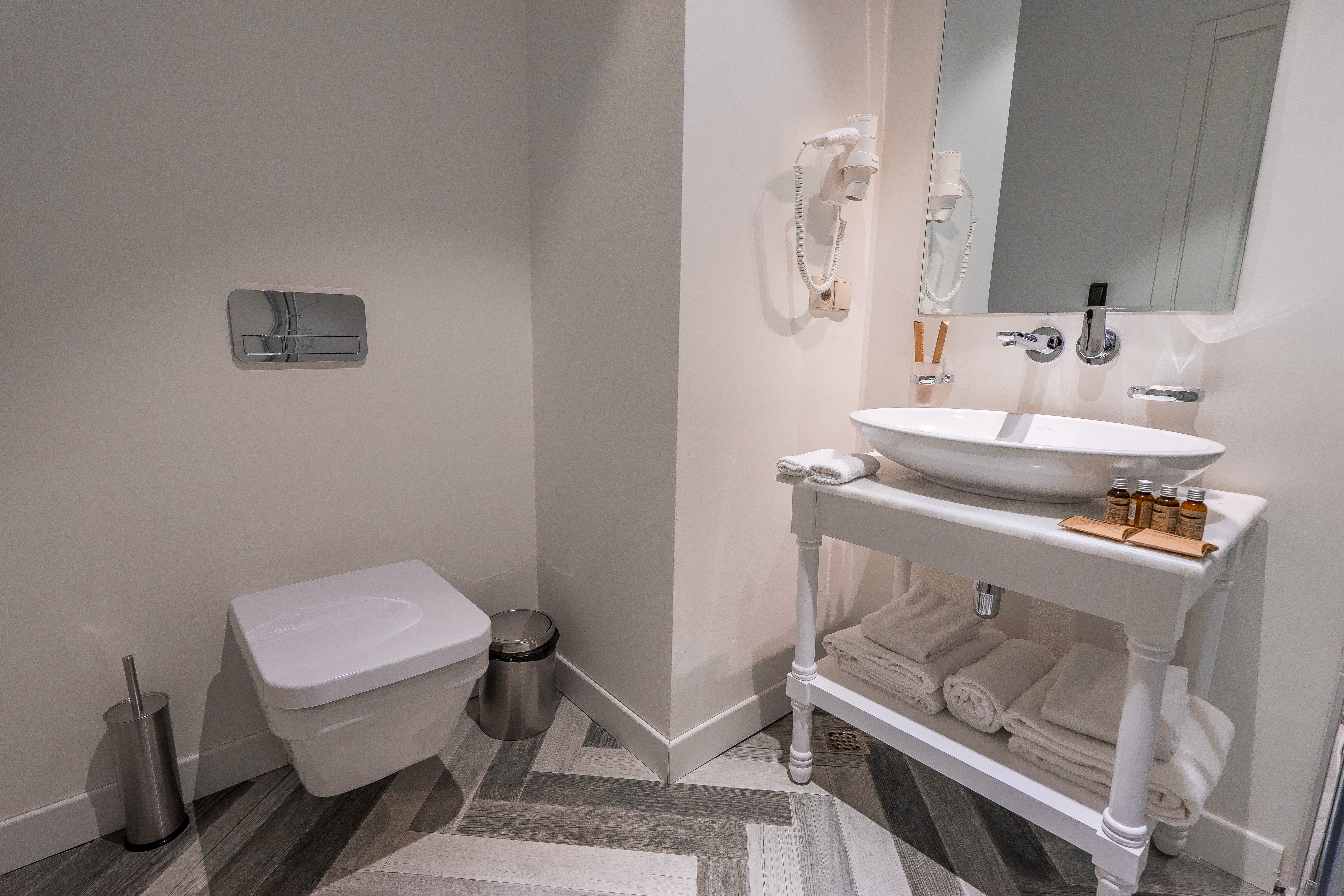 Mira Vere Hotel