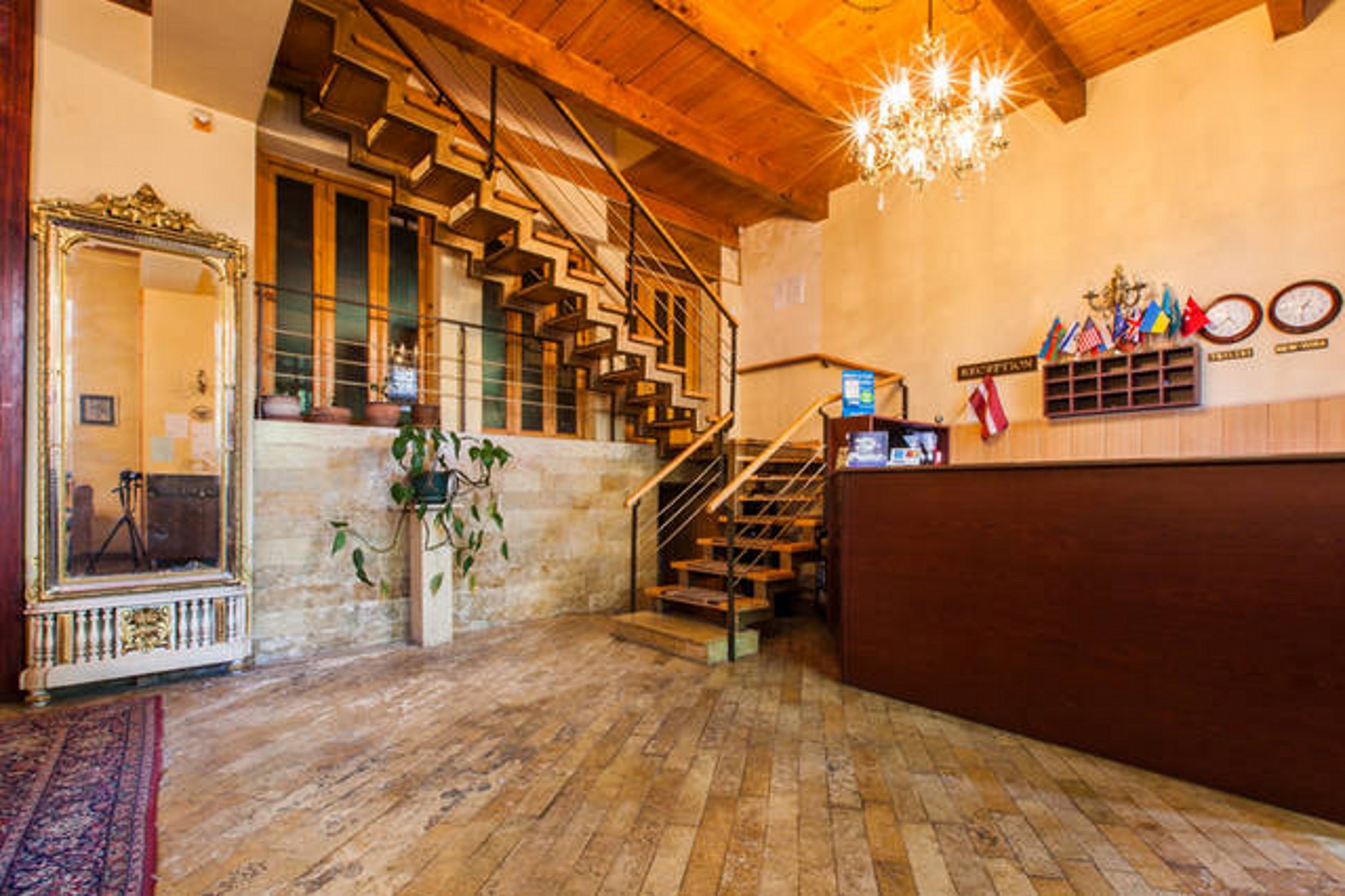 Hotel 38
