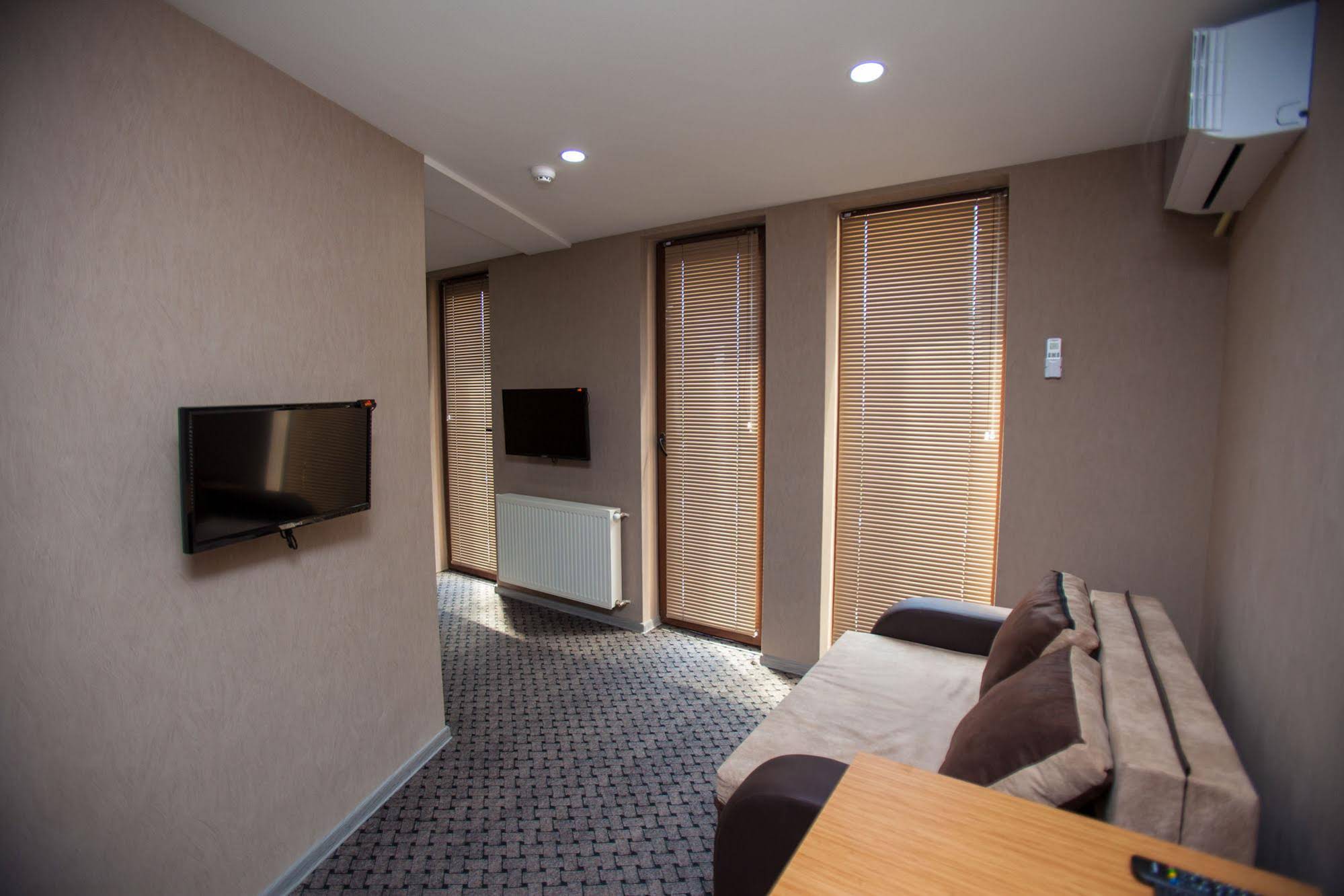 Hotel Voyager