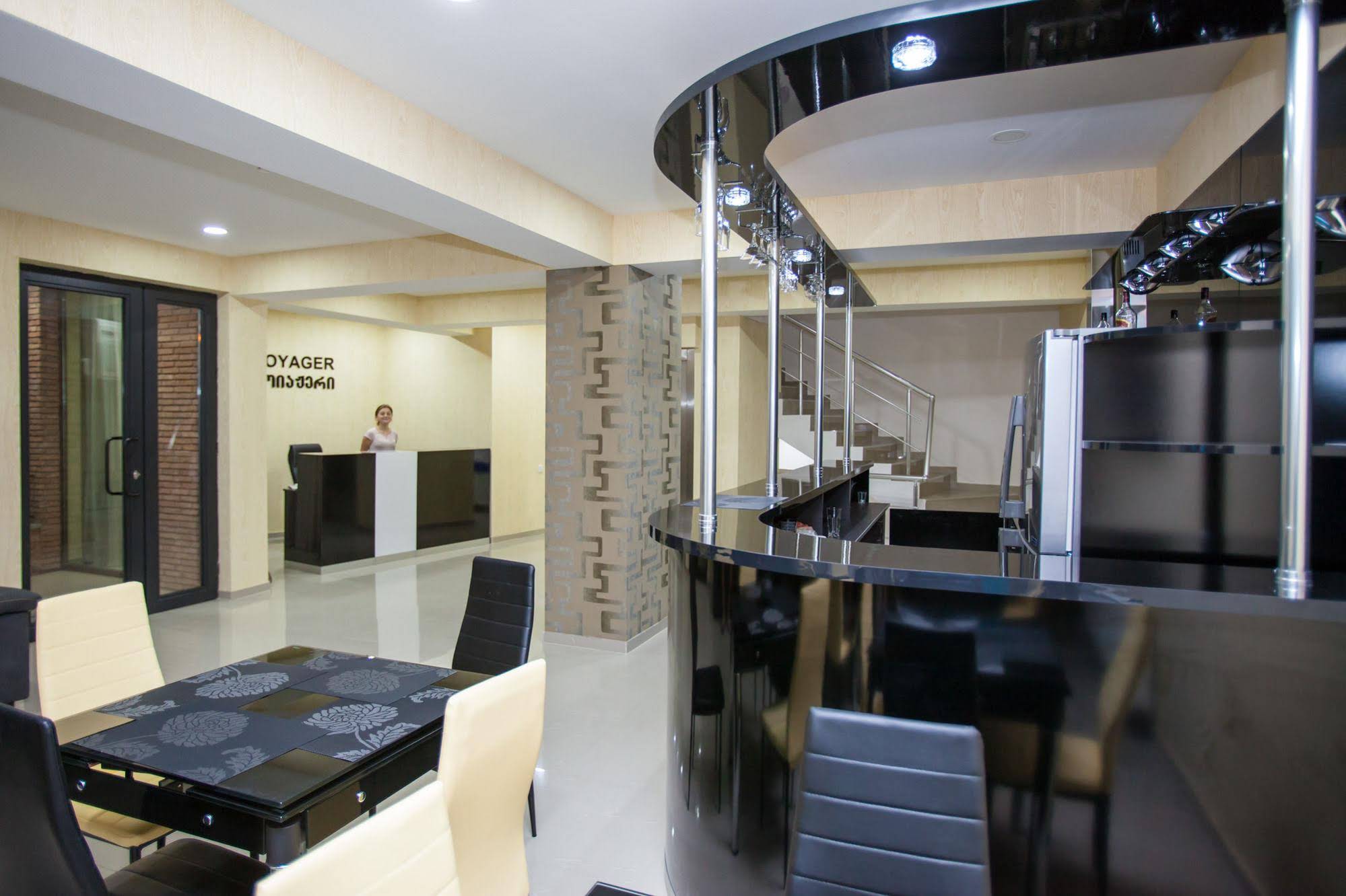 Hotel Voyager
