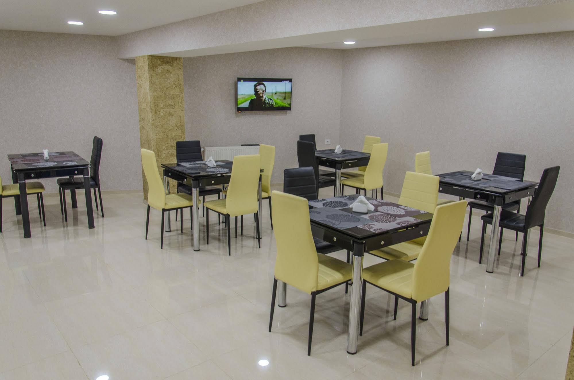 Hotel Voyager