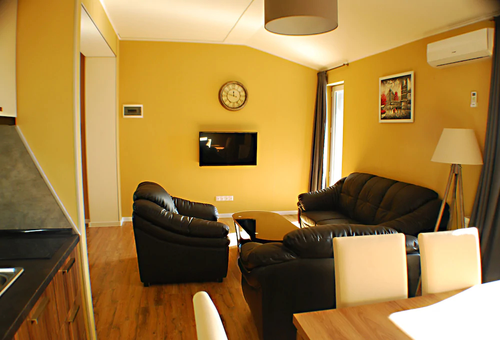 Hotel West