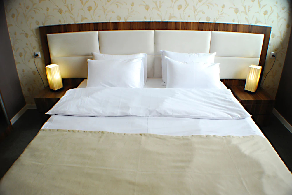 Hotel West