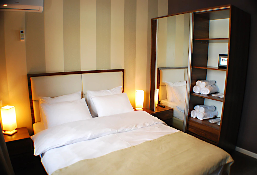 Hotel West