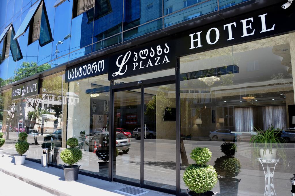 L Plaza Hotel