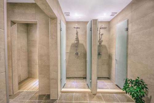 Meta Business Hotel