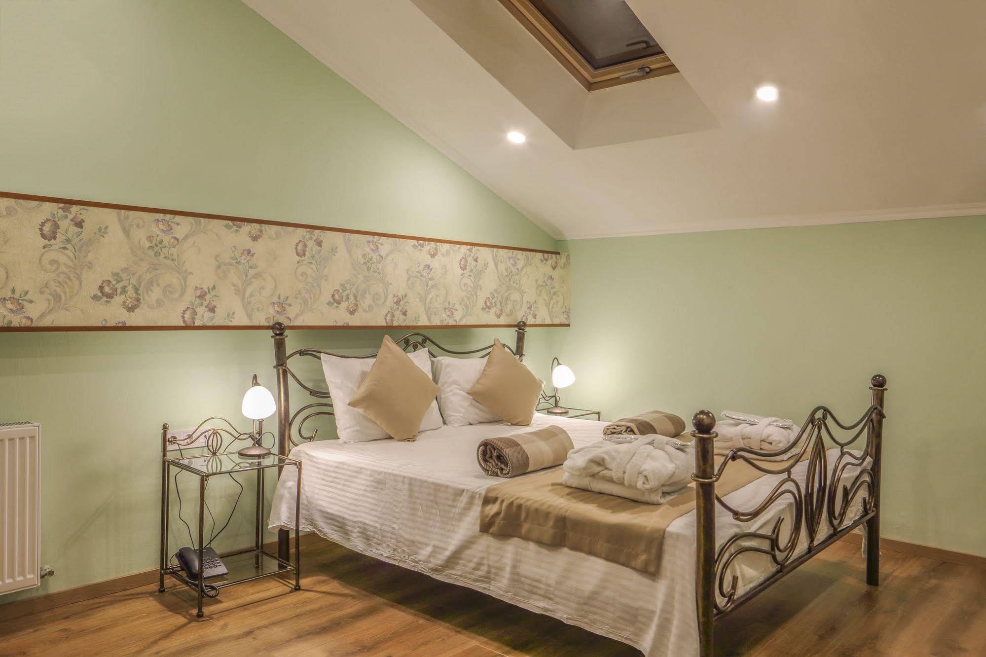 Onegin Rooms