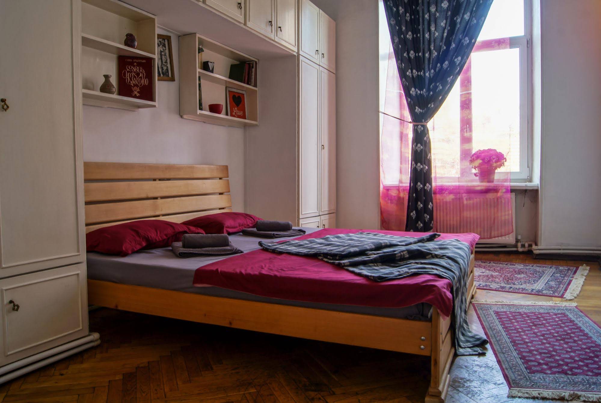 Opera Rooms&Hostel Tbilisi