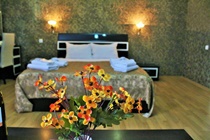 Qeroli Hotel