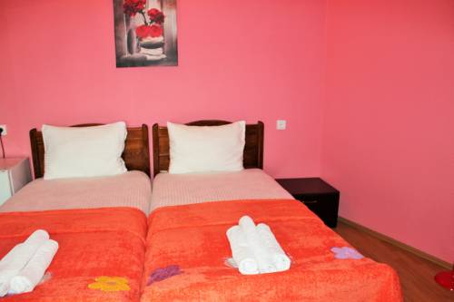 Qeroli Hotel