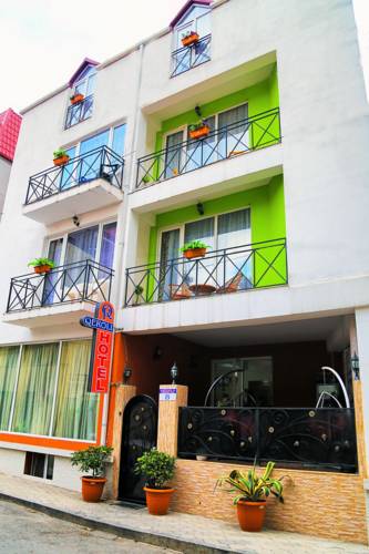 Qeroli Hotel