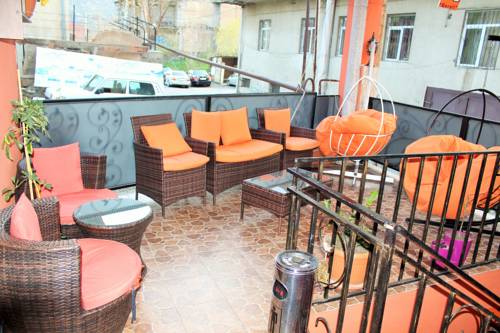 Qeroli Hotel