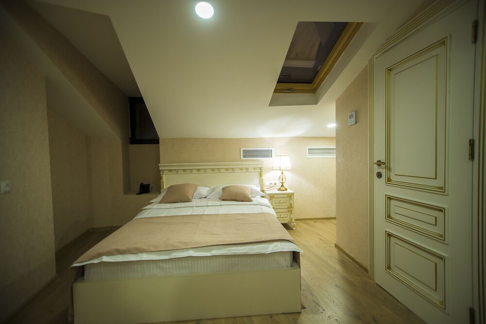 Vintage Hotel