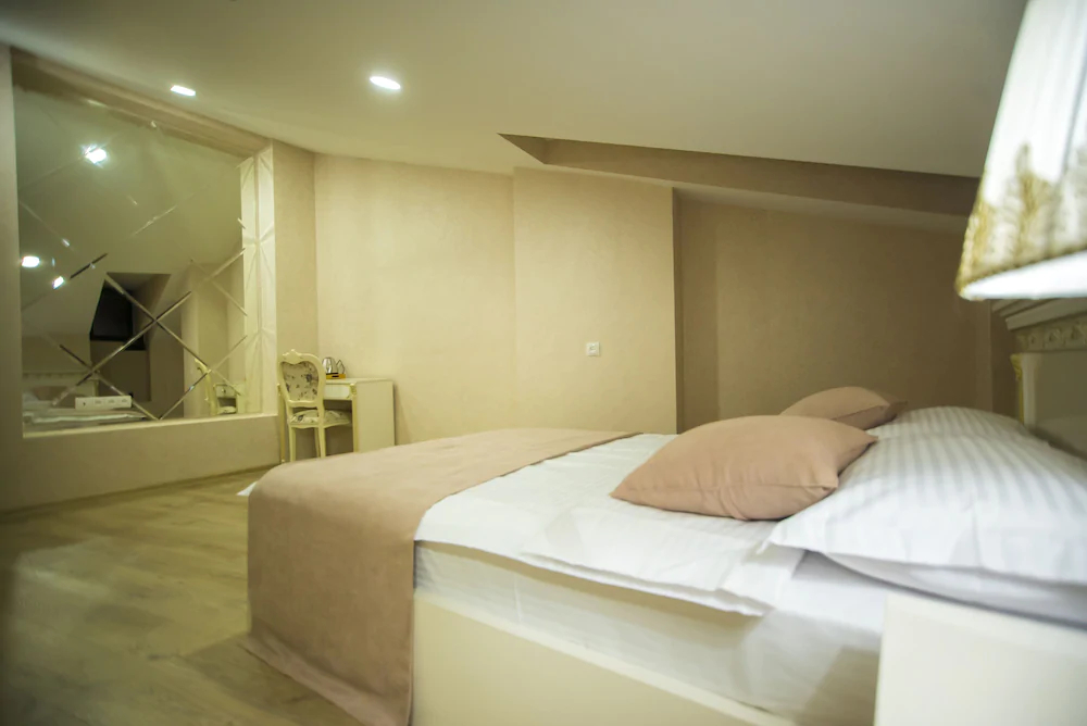 Vintage Hotel