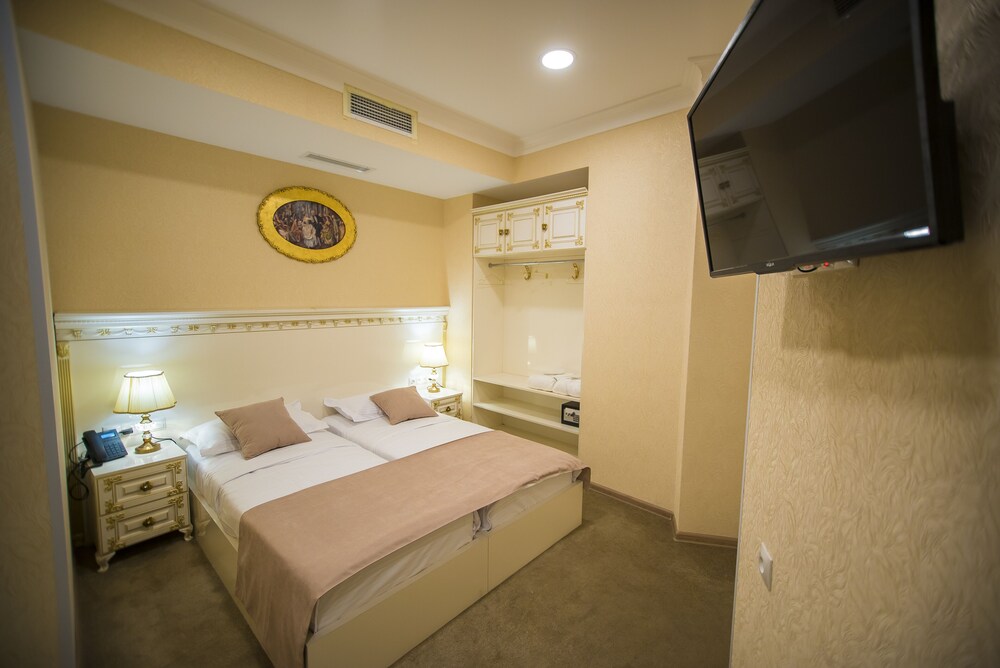 Vintage Hotel