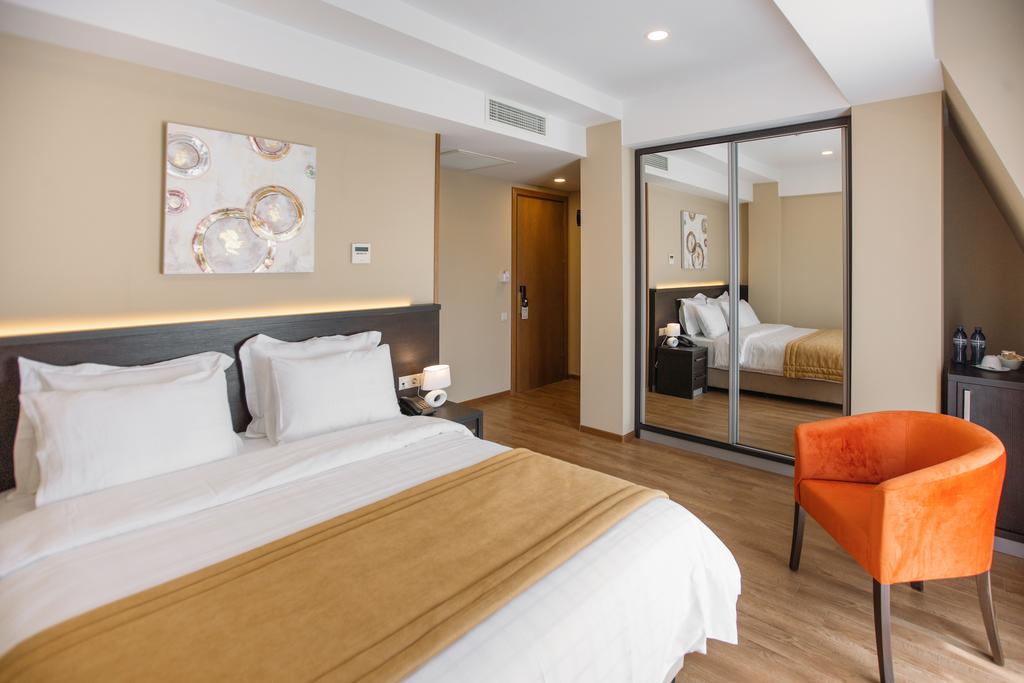 Sephia Hotel