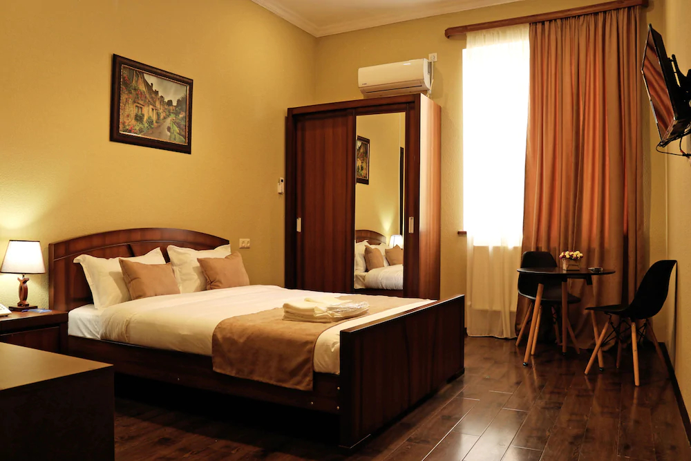 Sisno Hotel
