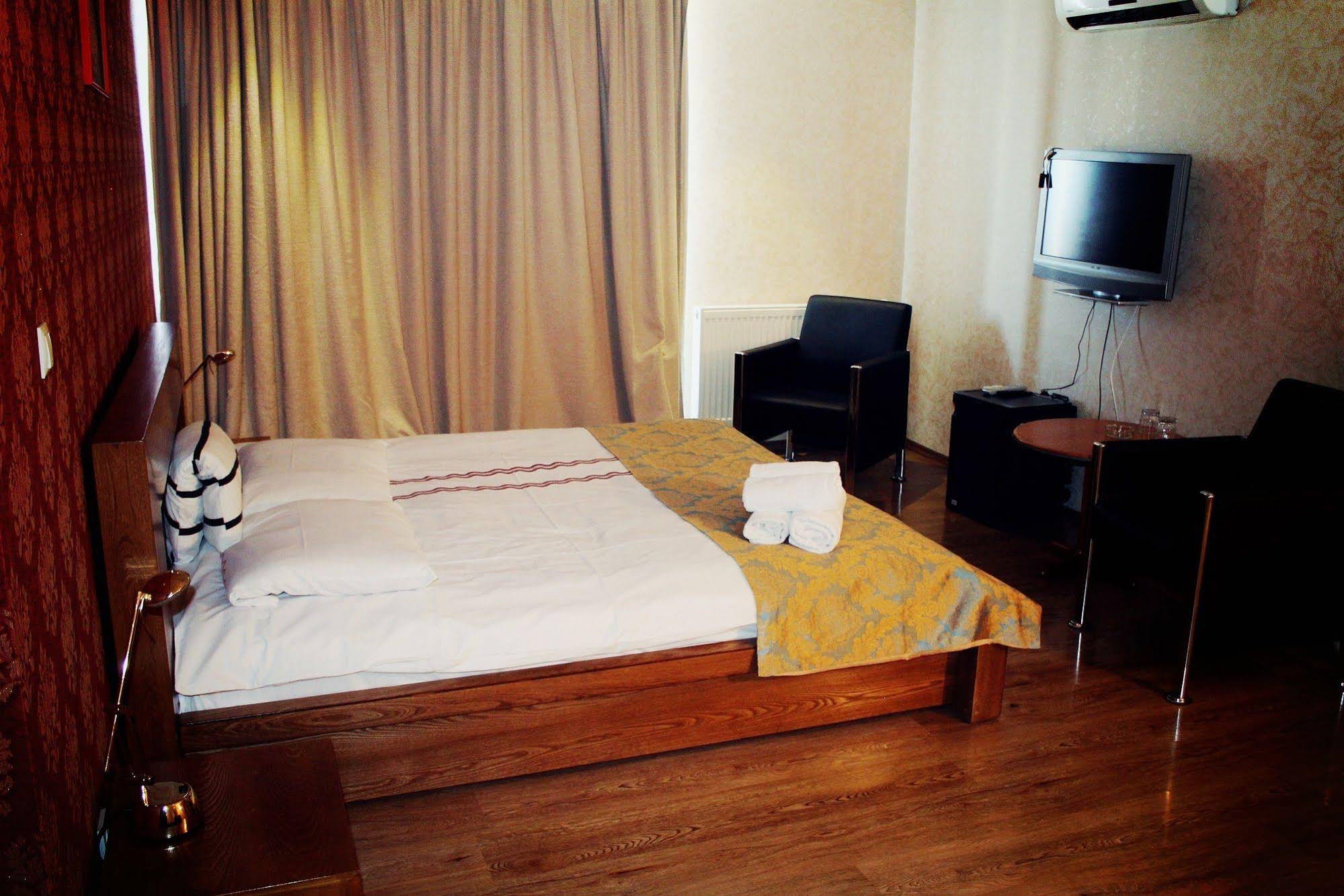 Hotel Alaznis Veli