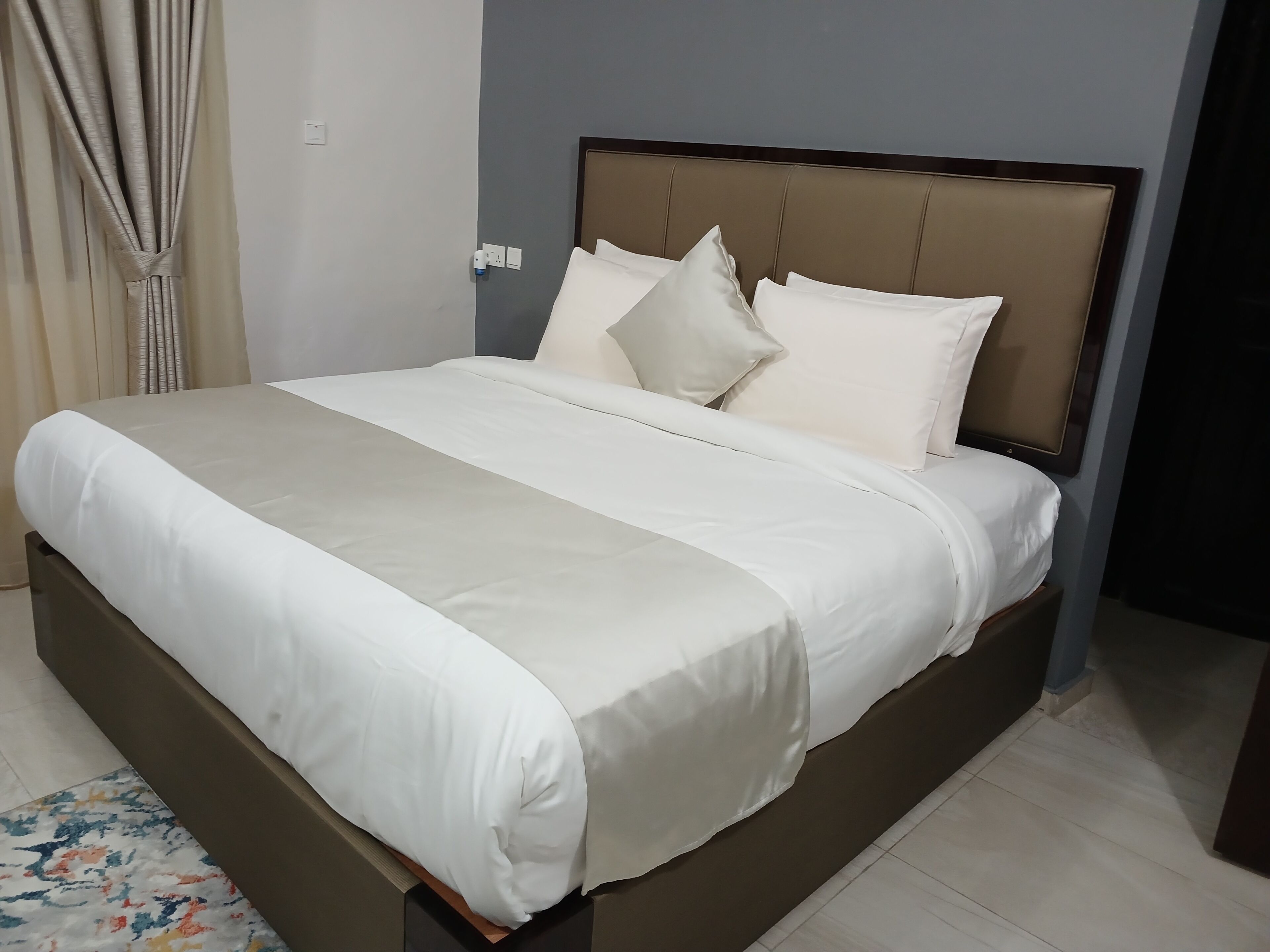 Relax Court Hotel