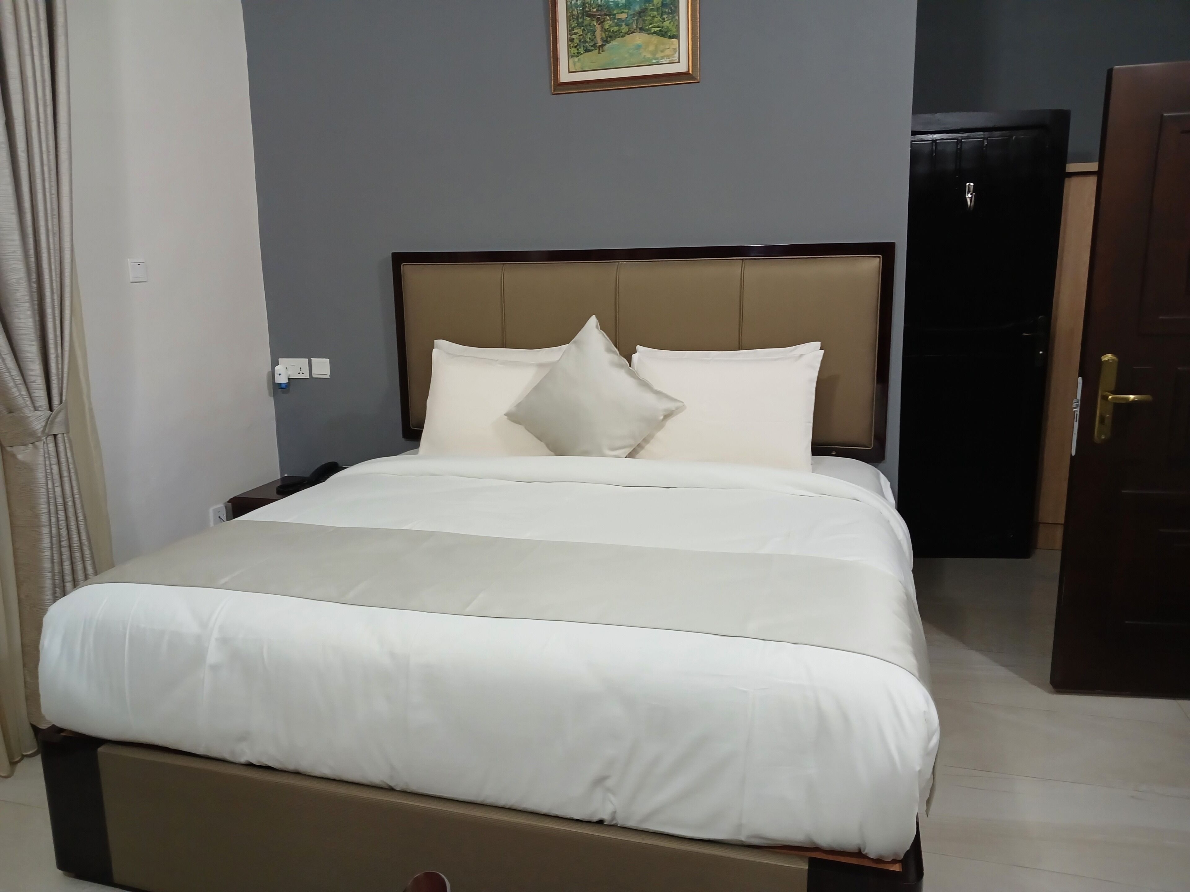 Relax Court Hotel